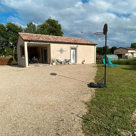 De La Fontaine Avec Jaccuzi 度假居 *