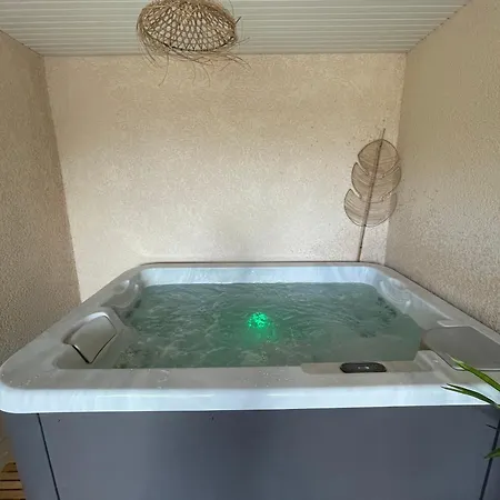 De La Fontaine Avec Jaccuzi
